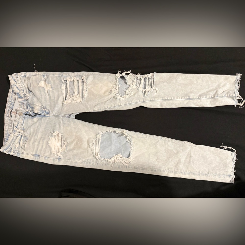 AMERICAN EAGLE Distressed Light Blue Jeans SIZE 8 REGULAR
